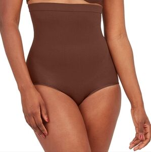 SPANX Higher Power High-Waisted Shaper Short Shapewear Seamless Chestnut Brown M